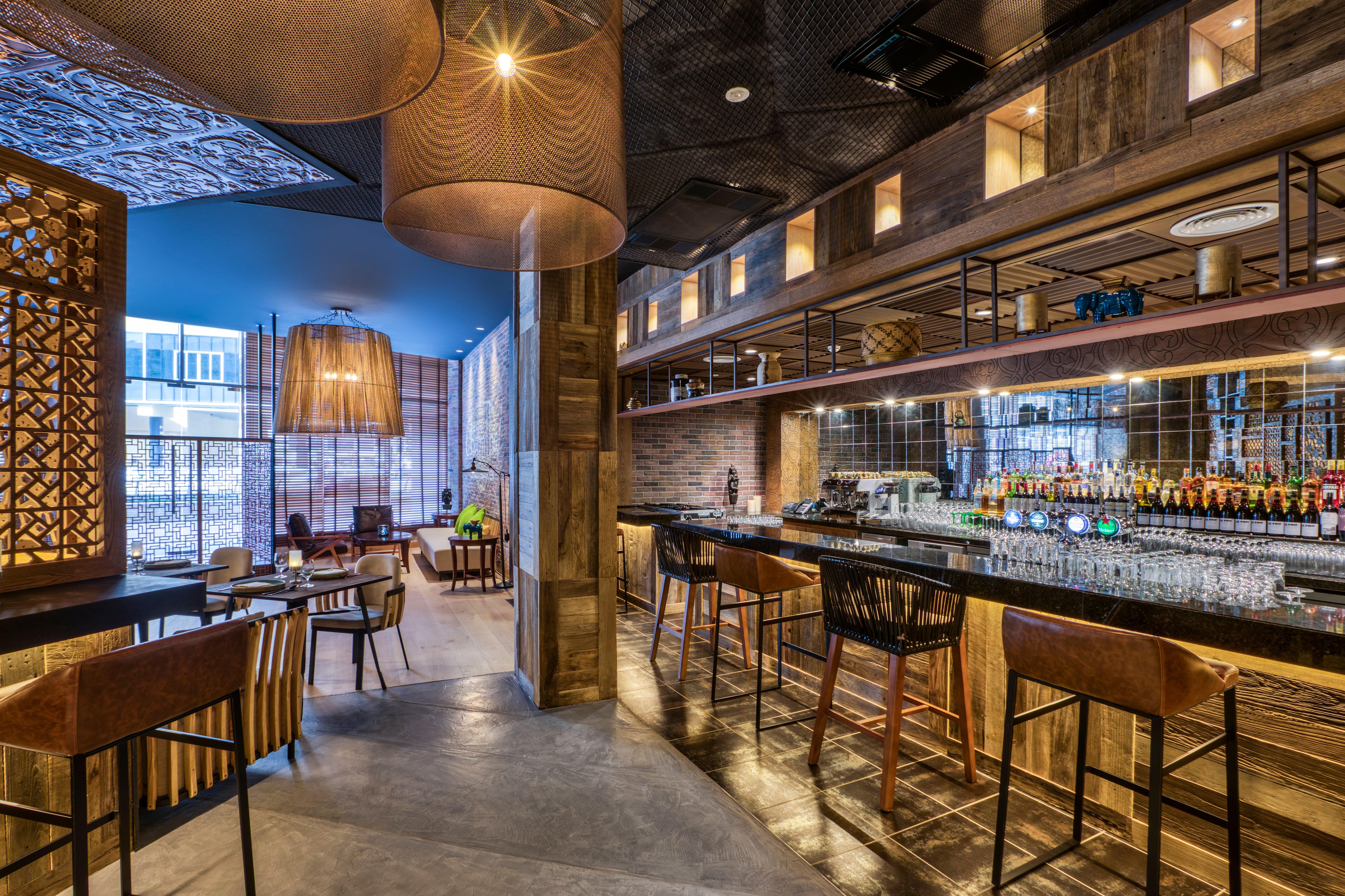 Crowne Plaza Dubai Marina By Ihg Hotel Екстериор снимка The bar at the 101 bar