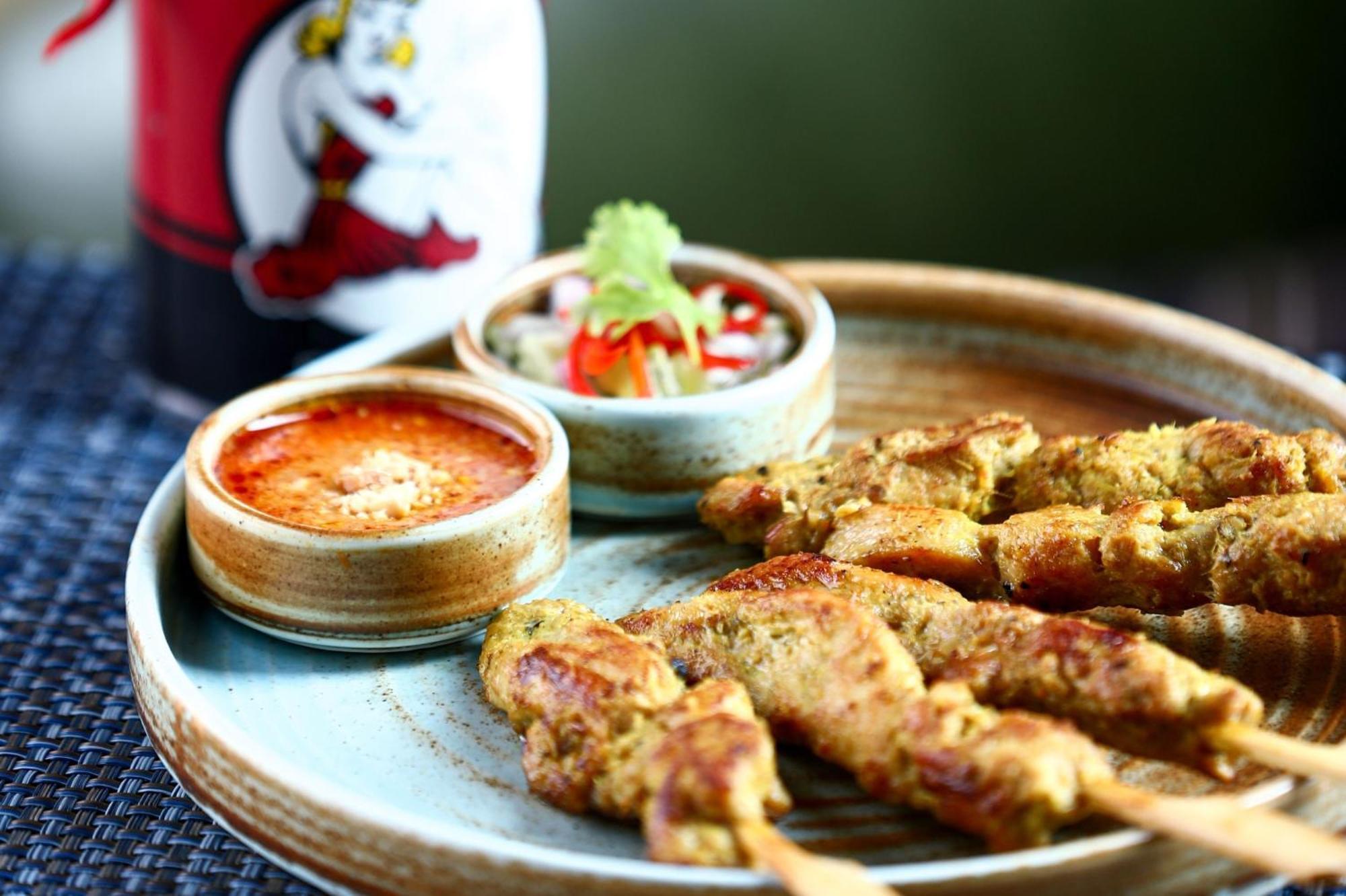 Crowne Plaza Dubai Marina By Ihg Hotel Екстериор снимка Chicken Satay