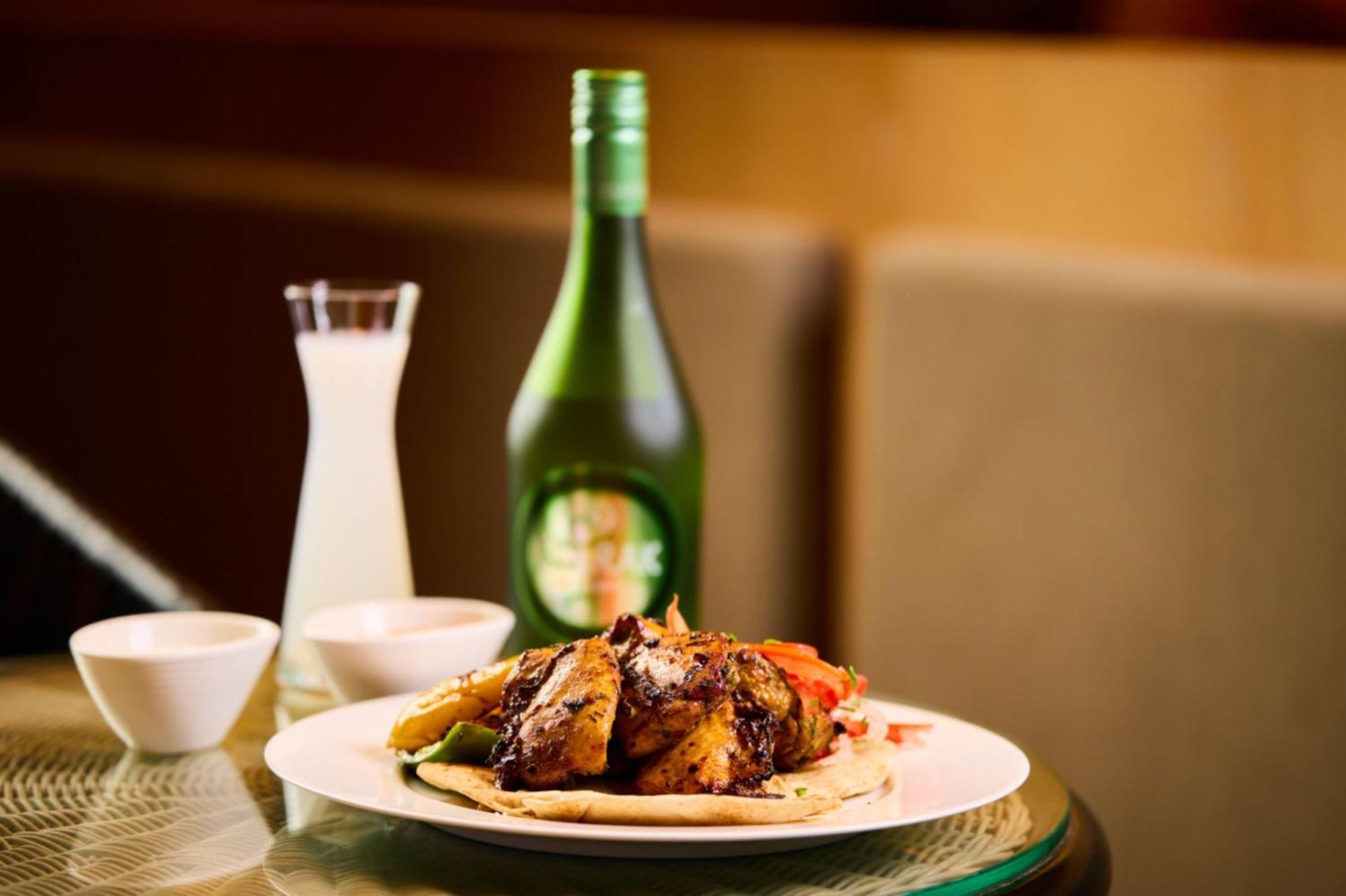 Crowne Plaza Dubai Marina By Ihg Hotel Екстериор снимка A bottle of soju with food