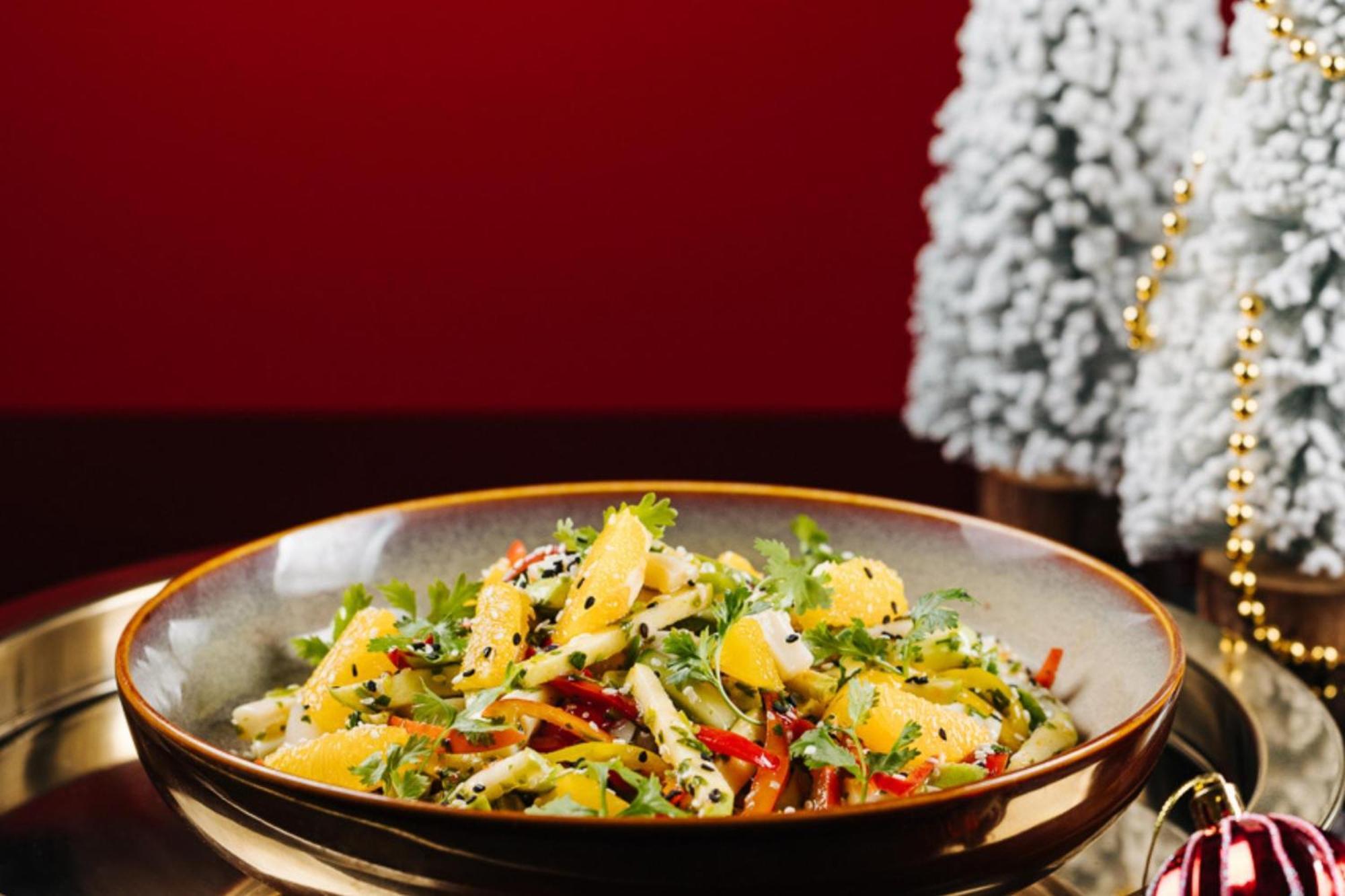 Crowne Plaza Dubai Marina By Ihg Hotel Екстериор снимка Chinese chicken salad