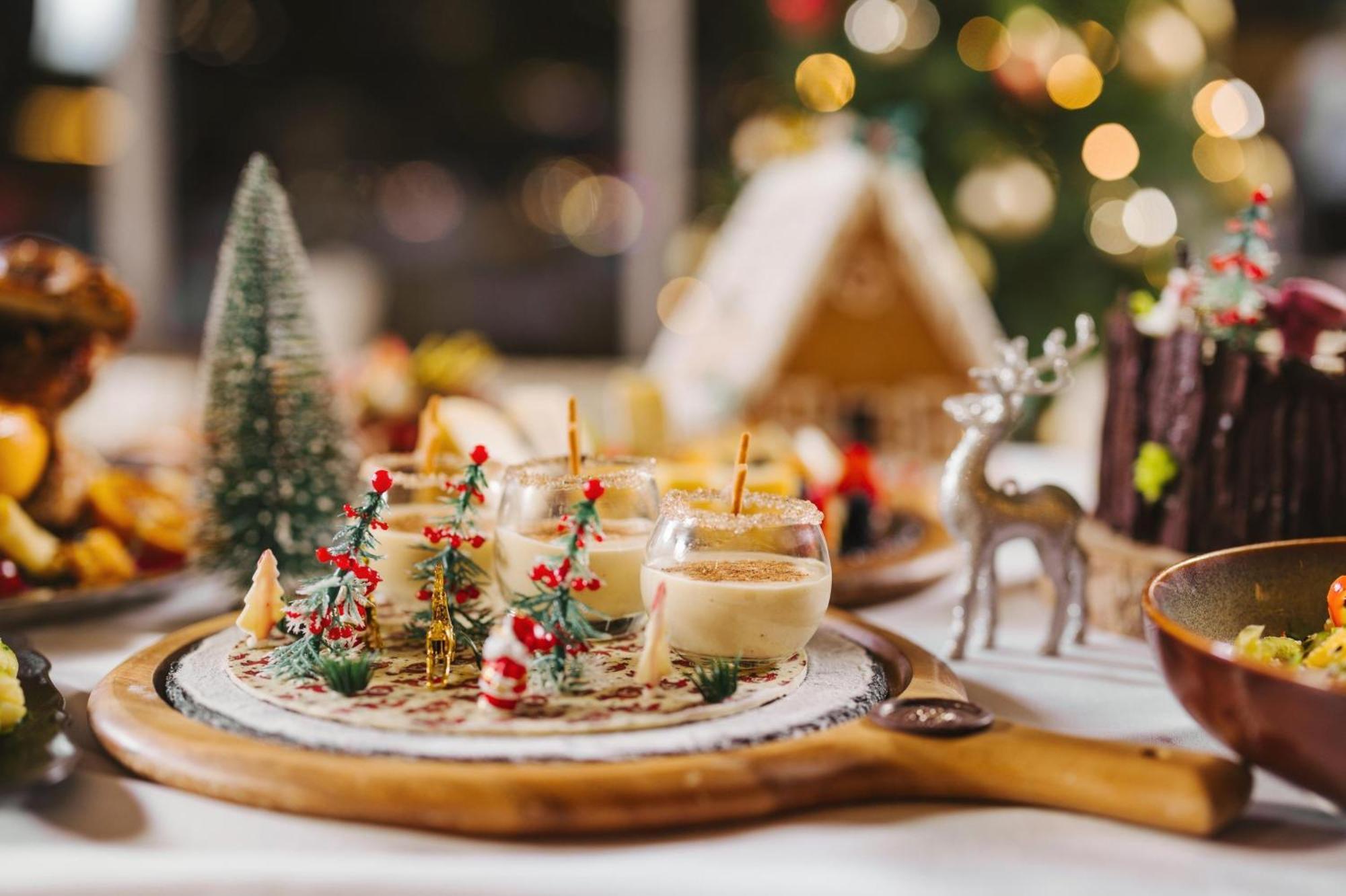 Crowne Plaza Dubai Marina By Ihg Hotel Екстериор снимка Christmas tree shots
